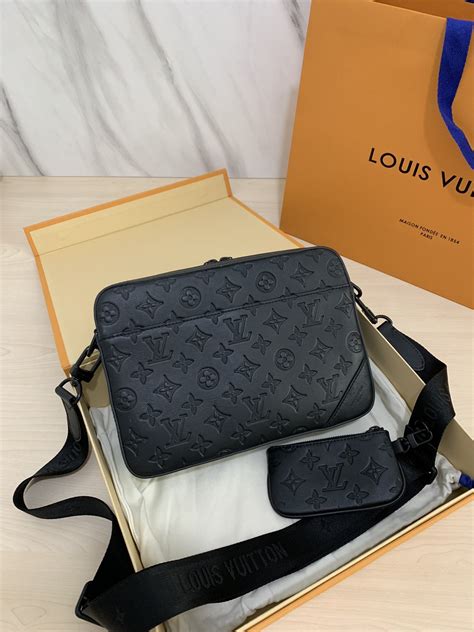 louis vuitton messenger bag singapore price|authentic louis vuitton messenger bag.